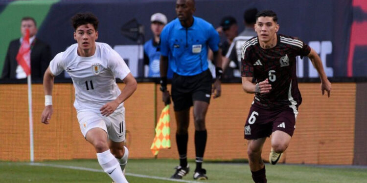 LA INÉDITA COMBINACIÓN QUE VESTIRÁ LA SELECCIÓN URUGUAYA ANTE BOLIVIA 1 LA INÉDITA COMBINACIÓN QUE VESTIRÁ LA SELECCIÓN URUGUAYA ANTE BOLIVIA