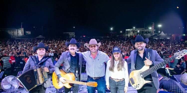 GRAN ARRANQUE DE LA FERIA DEL NORTE 2024 EN SALINAS VICTORIA
