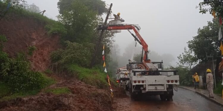 DAÑOS EN HUILOAPAN POR TORMENTA TROPICAL CHRIS 1 DAÑOS EN HUILOAPAN POR TORMENTA TROPICAL CHRIS