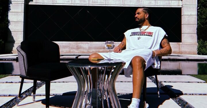 DRAKE APUESTA 300 MIL DÓLARES A CANADÁ PARA VENCER A ARGENTINA EN SEMIFINALES DE COPA AMÉRICA 1 DRAKE APUESTA 300 MIL DÓLARES A CANADÁ PARA VENCER A ARGENTINA EN SEMIFINALES DE COPA AMÉRICA