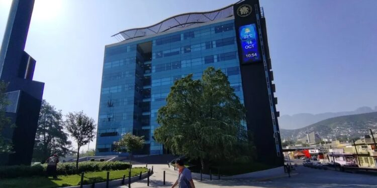 REACTIVA CONGRESO PROCESO PARA ELEGIR FISCAL ¡CON ADRIÁN!