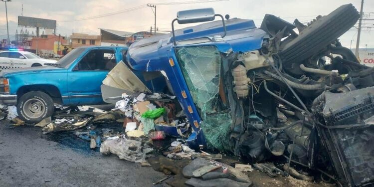 ACCIDENTE MÚLTIPLE EN TULANCINGO: OCHO VEHÍCULOS INVOLUCRADOS 1 ACCIDENTE MÚLTIPLE EN TULANCINGO: OCHO VEHÍCULOS INVOLUCRADOS