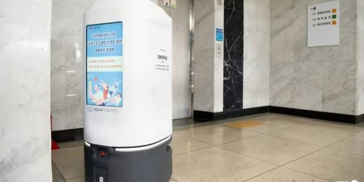 ROBOT EN COREA DEL SUR SE LANZA POR LAS ESCALERAS 1 ROBOT EN COREA DEL SUR SE LANZA POR LAS ESCALERAS
