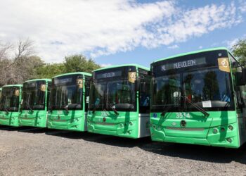 ‘BAJAN’ PAGO EN EFECTIVO DE CAMIONES EN NL