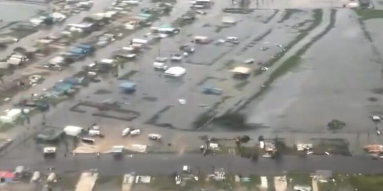 HOUSTON SIN ELECTRICIDAD TRAS HURACÁN BERYL