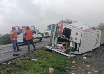 CHOQUE DE AMBULANCIA DEL ISSSTE EN TAMAULIPAS DEJA UN MUERTO