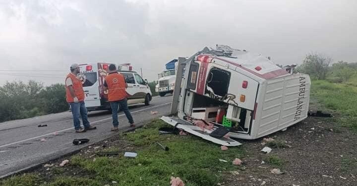 CHOQUE DE AMBULANCIA DEL ISSSTE EN TAMAULIPAS DEJA UN MUERTO