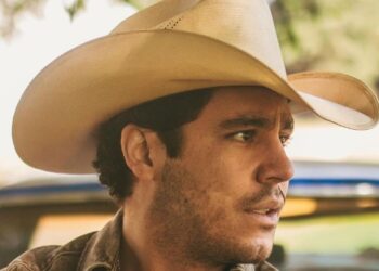 EDUARDO CAPETILLO LLORA POR COMPROMISO DE SU HIJA ALEJANDRA