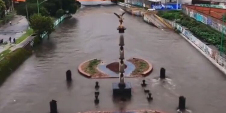 LLUVIAS E INUNDACIONES REVELAN PROBLEMAS DE DRENAJE EN SAN LUIS POTOSÍ 1 LLUVIAS E INUNDACIONES REVELAN PROBLEMAS DE DRENAJE EN SAN LUIS POTOSÍ