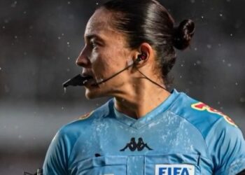 EDINA ALVES, PRIMERA MUJER EN ARBITRAR UN PARTIDO DE COPA AMÉRICA