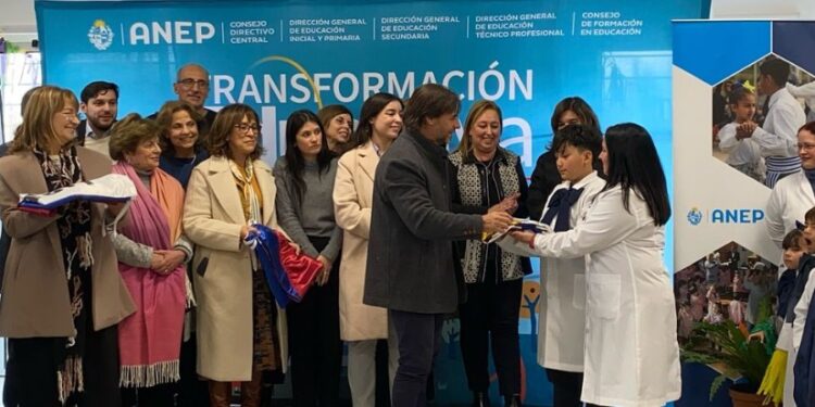 PUERTO EN URUGUAY DARÁ SALIDA AL MAR A PARAGUAY Y BENEFICIARÁ A BOLIVIA 1 PUERTO EN URUGUAY DARÁ SALIDA AL MAR A PARAGUAY Y BENEFICIARÁ A BOLIVIA