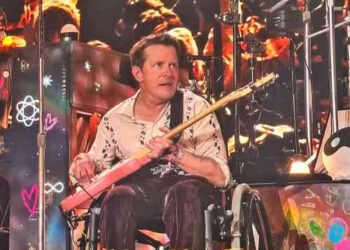 MICHAEL J. FOX SE UNE A COLDPLAY EN UNA EMOTIVA INTERPRETACIÓN DE “FIX YOU”