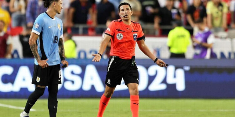 VAR ANULA GOL QUE DIO EL TRIUNFO A URUGUAY ANTE ESTADOS UNIDOS