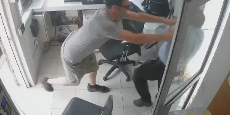 SAMPETRINO GOLPEA A GUARDIAS EN OLINALÁ 1 SAMPETRINO GOLPEA A GUARDIAS EN OLINALÁ