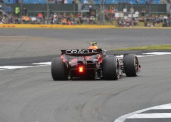 CHECO PÉREZ TERCERO EN LA SEGUNDA PRÁCTICA DEL GRAN PREMIO DE GRAN BRETAÑA