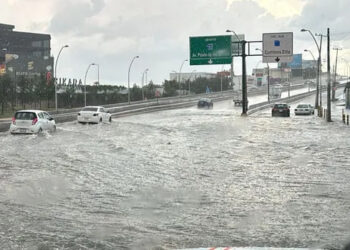 BROTA CASCADA DE OBRA EN LEONES