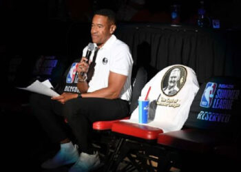 JERRY WEST RECIBE HOMENAJE EN LA SUMMER LEAGUE DE LA NBA