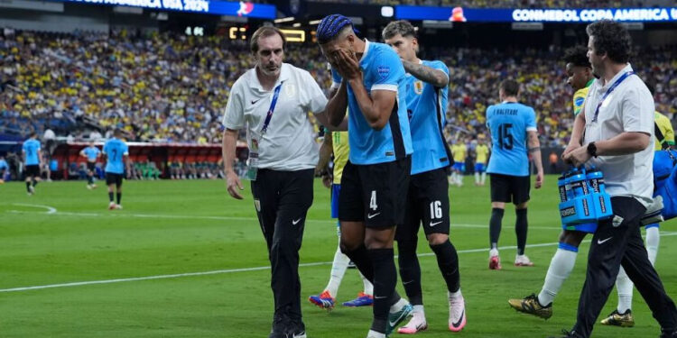 RONALD ARAUJO, JUGADOR DEL BARCELONA, SERÁ OPERADO DEL MUSLO DERECHO 1 RONALD ARAUJO, JUGADOR DEL BARCELONA, SERÁ OPERADO DEL MUSLO DERECHO