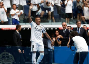 MBAPPE SE PRESENTÓ ANTE EL REAL MADRID