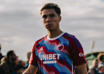 RODRIGO HUESCAS DESTACA EN EL ONCE IDEAL DE LA SUPERLIGA DANESA