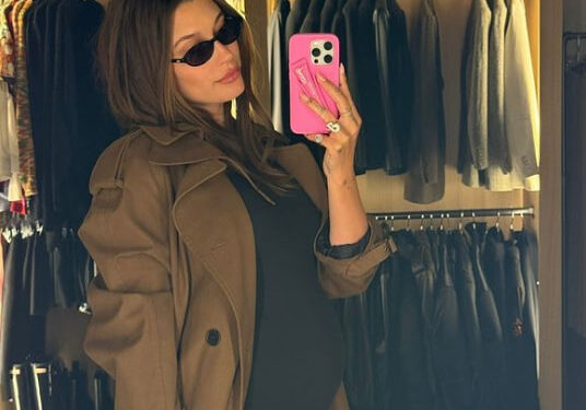 HAILEY BIEBER CONFIESA POR QUÉ OCULTÓ SU EMBARAZO DURANTE 6 MESES