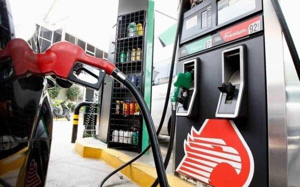 LLEGA GASOLINA ROJA A $28 PESOS EN NL; PREVÉN REBASE LOS $30