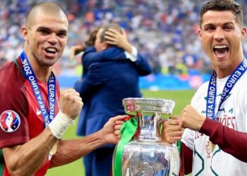 CRISTIANO RONALDO RINDIÓ HOMENAJE A PEPE EN SU RETIRO