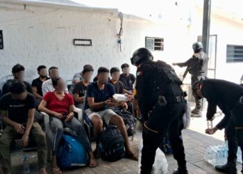 RESCATA FUERZA CIVIL A MIGRANTES