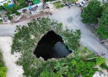 ALERTAN POR DESPLOME EN EL CENOTE DE XOCÉN