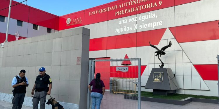 DESATA MOVILIZACIÓN AMENAZA DE ALUMNO EN PREPA DE LA UANL 1 DESATA MOVILIZACIÓN AMENAZA DE ALUMNO EN PREPA DE LA UANL