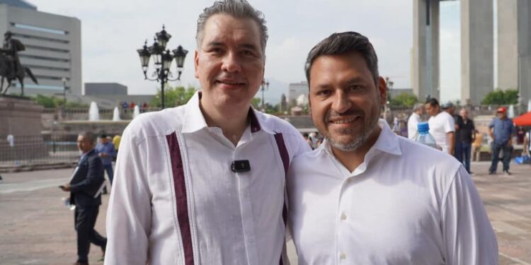 DA WALDO BIENVENIDA A MORENA A TOMÁS MONTOYA