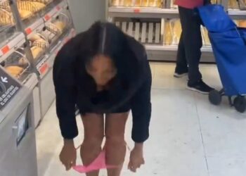POLÉMICA POR INFLUENCER QUE DEJÓ SU ROPA INTERIOR EN UNA BANDEJA DE PAN