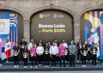 ENTREGA SAMUEL APOYOSA ATLETAS OLÍMPICOS DE NL