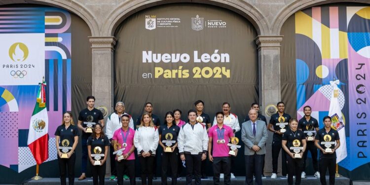 ENTREGA SAMUEL APOYOSA ATLETAS OLÍMPICOS DE NL