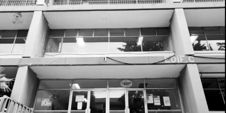 ESTUDIANTE DE 15 AÑOS MUERE EN SU PRIMER DÍA DE CLASES EN COLEGIO DE BACHILLERES