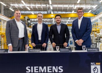 INAUGURA SAMUEL EXPANSIÓN DE SIEMENS