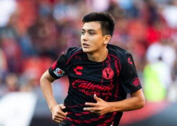 JOVEN DE 15 AÑOS DEBUTA EN LA LIGA MX