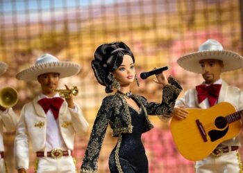 JUAN GABRIEL INMORTALIZADO EN MUÑECA BARBIE