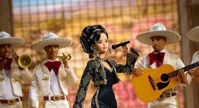 JUAN GABRIEL INMORTALIZADO EN MUÑECA BARBIE 1 JUAN GABRIEL INMORTALIZADO EN MUÑECA BARBIE