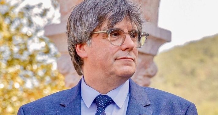 CARLES PUIGDEMONT APARECE Y DESAPARECE EN BARCELONA; DETIENEN A POLICÍAS
