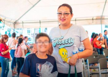 ENTREGA FÉLIX ARRATIA KITS DE ÚTILES ESCOLARES