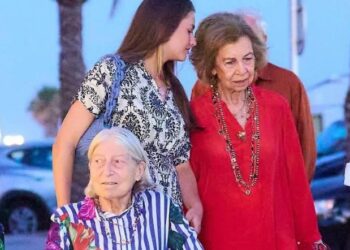 TATIANA RADZIWILL: LA CONFIDENTE DE LA REINA SOFÍA QUE ACOMPAÑA A LA FAMILIA REAL EN VERANO