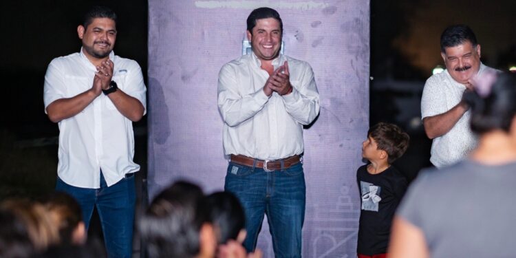 INAUGURA RAÚL CANTÚ NUEVO SISTEMA DE ALUMBRADO EN SALINAS