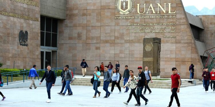 REGRESAN A CLASES 220 MIL ALUMNOS DE LA UANL 1 REGRESAN A CLASES 220 MIL ALUMNOS DE LA UANL