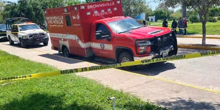 PIDE AMBULANCIA EN BROWNSVILLE, SE LA ROBA Y LA CRUZA A MATAMOROS 1 PIDE AMBULANCIA EN BROWNSVILLE, SE LA ROBA Y LA CRUZA A MATAMOROS
