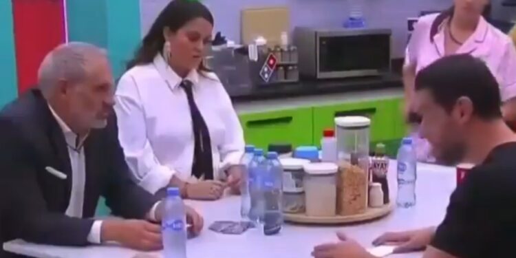 TENSIÓN EN LA CASA DE LOS FAMOSOS: ADRIÁN MARCELO Y ARATH DE LA TORRE 1 TENSIÓN EN LA CASA DE LOS FAMOSOS: ADRIÁN MARCELO Y ARATH DE LA TORRE