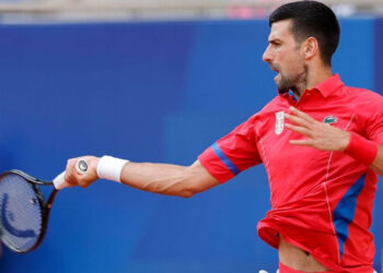 DJOKOVIC SUPERA A TSITSIPAS Y AVANZA A SEMIFINALES EN PARIS 2024