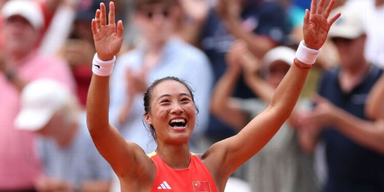 ZHENG ELIMINA A SWIATEK Y JUGARÁ POR EL ORO EN PARIS 2024 1 ZHENG ELIMINA A SWIATEK Y JUGARÁ POR EL ORO EN PARIS 2024
