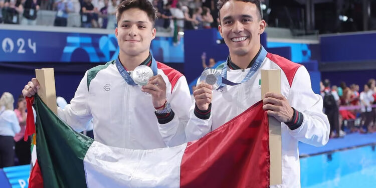 ¡CLAVADISTAS DE PLATA! GANAN OLVERA Y CELAYA TERCERA MEDALLA PARA MÉXICO 1 ¡CLAVADISTAS DE PLATA! GANAN OLVERA Y CELAYA TERCERA MEDALLA PARA MÉXICO