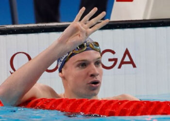 LEON MARCHAND GANA CUATRO MEDALLAS DE ORO EN PARÍS 2024